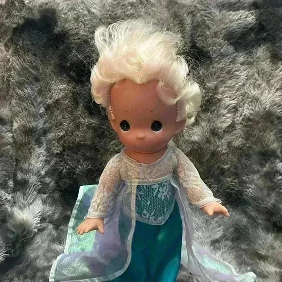 Disney Precious Moments  Elsa Frozen - Picture 7 of 16